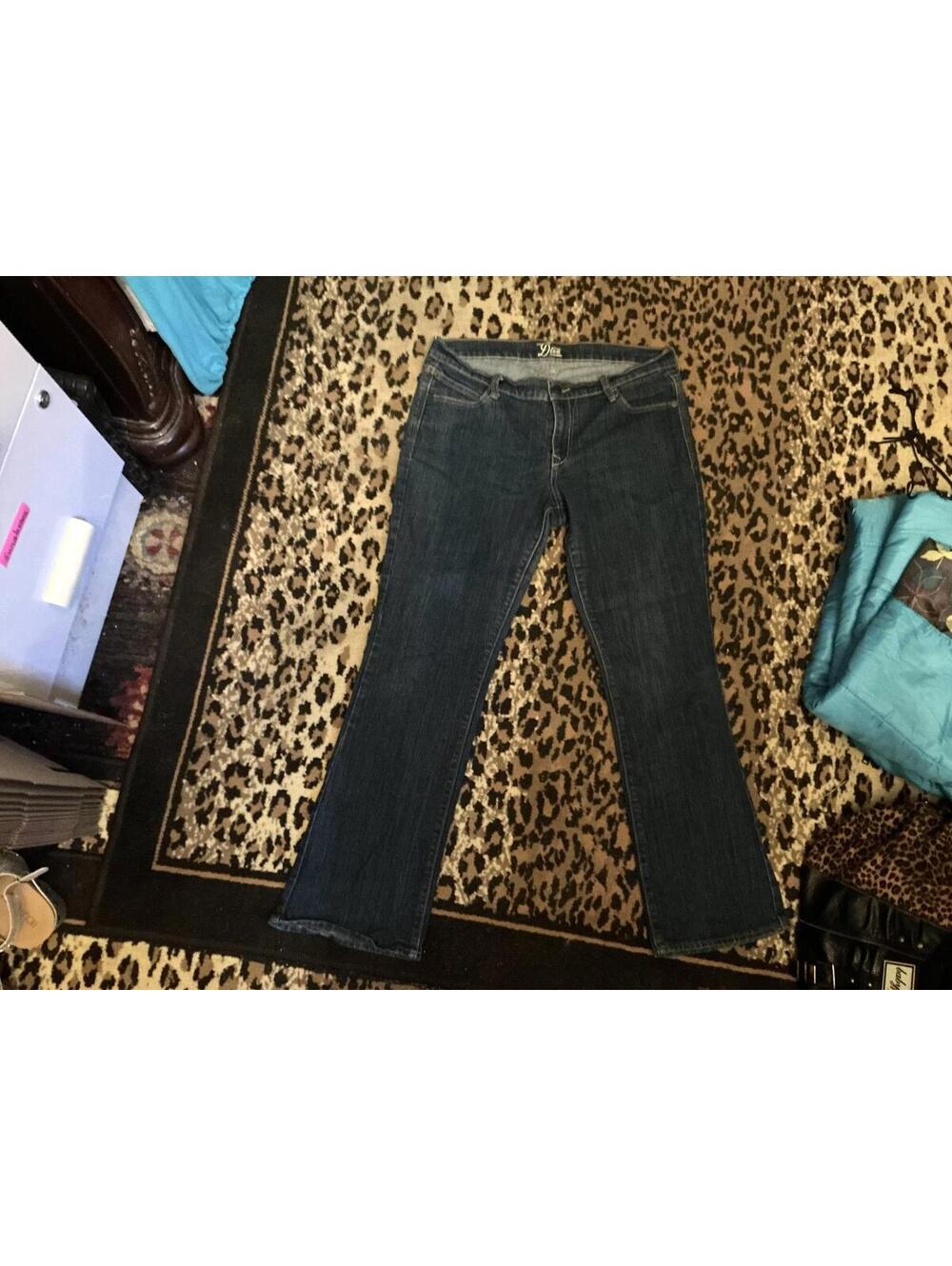 14 Trendy Jeans